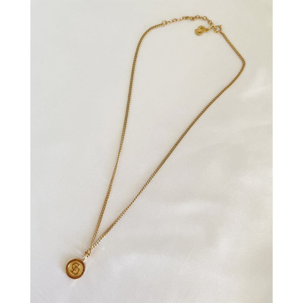 Christian Dior Interlocking Gold Circle Pendant Necklace - Picture 7 of 10